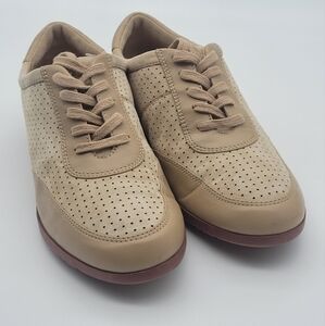 Cole Haan D40603 Women's Suede Coffee - Size 6B USED